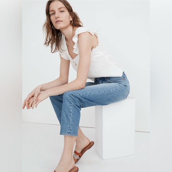 Madewell Relaxed Jean in Springtide Wash - Picture 3 of 11